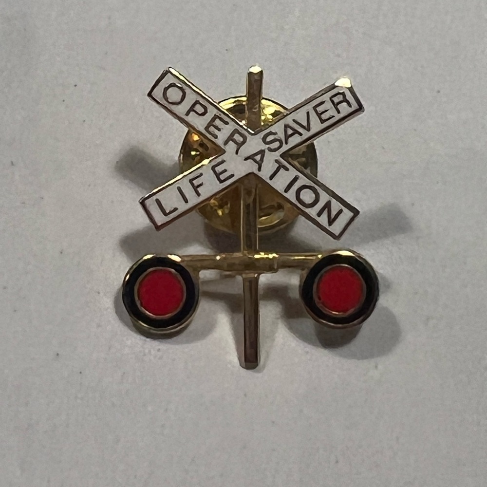 Railroad pin. Vintage - excellent condition great colors.